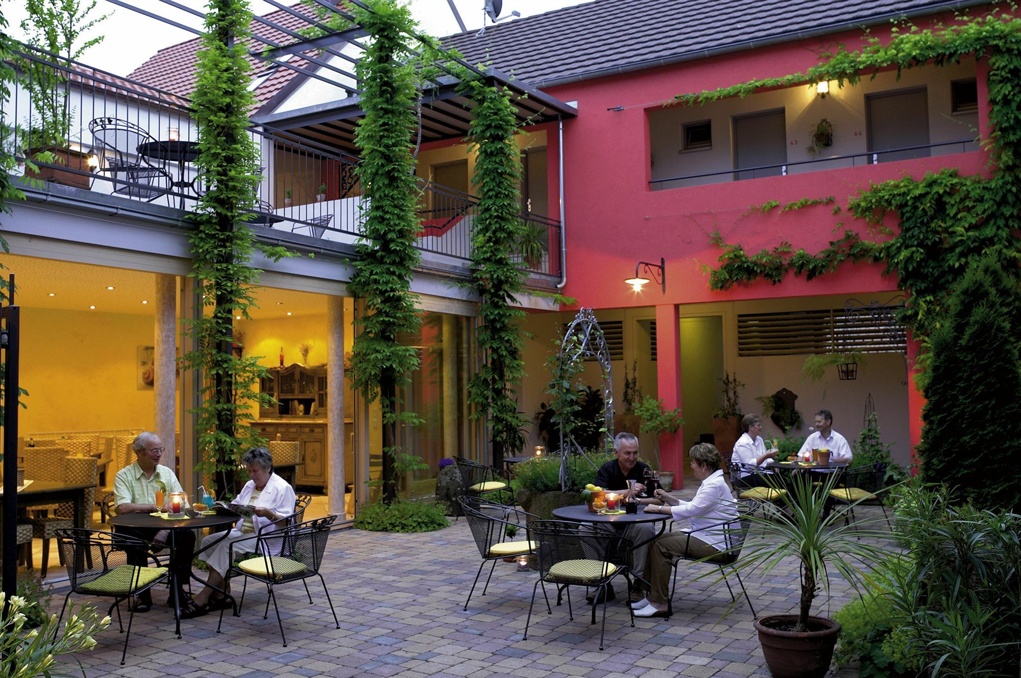 Arndt Garni Hotel 3*